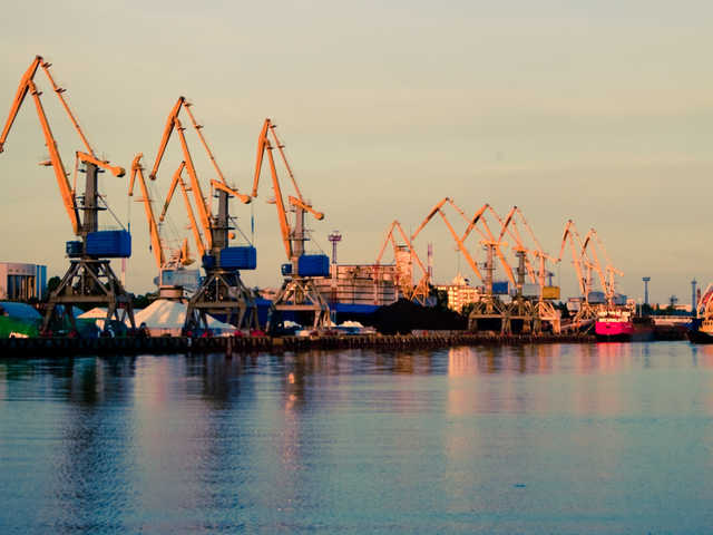 В Беларуси планируют завозить нефть через порты Украины