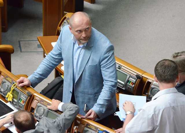 Нардеп Береза: Если Рада урежет полномочия Зеленского, ее снесут