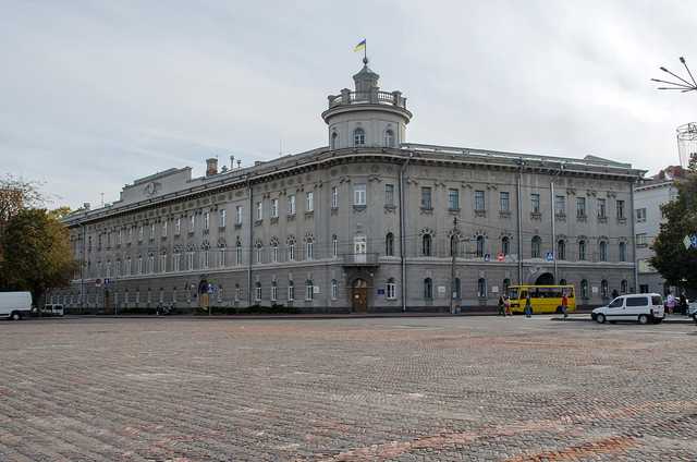 У Чернігові журналістку не пускали на засідання комісії в ОДА