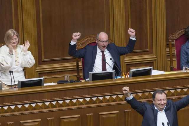 «Разделение на правильных и не правильных». Политолог объяснил, почему «языковой закон» выполняться не будет