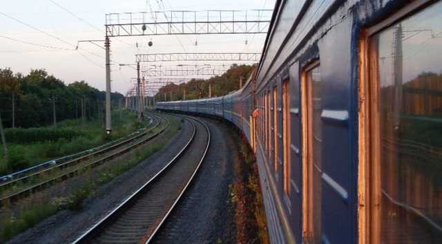 В Украине для безопасности людей обязали ограждать железнодорожные пути