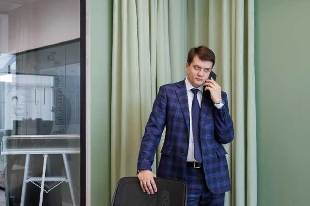 У Зеленського просять “здавати” корупціонерів