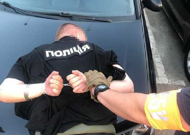 У Луцьку поліцейський продавав канабіс, ЛСД та амфетамін