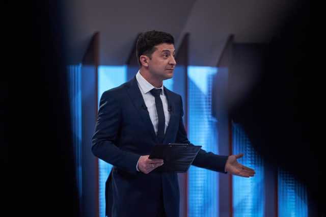 Надеемся на изменения: что говорят жители Донецка и Луганска о Зеленском