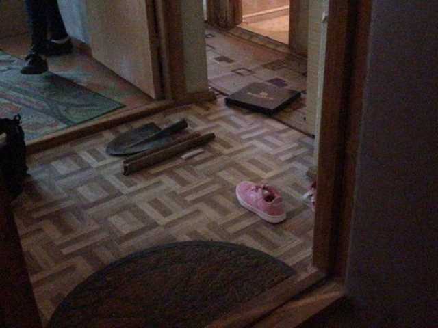 В Кривом роге пьяный мужчина забил до смерти сожительницу лопатой