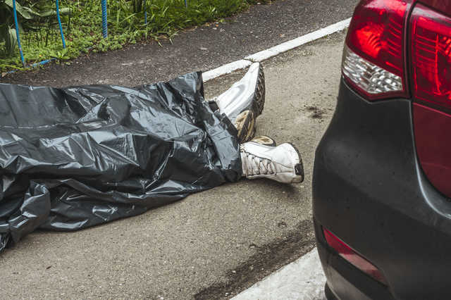 В Киеве на Позняках мужчина скончался под собственным домом