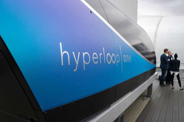 Лыжный инструктор 2: Омелян поручил строить Hyperloop компании «местного сумасшедшего»