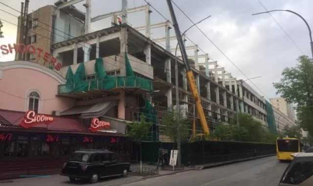 В Києві демонтують легендарний завод Арсенал