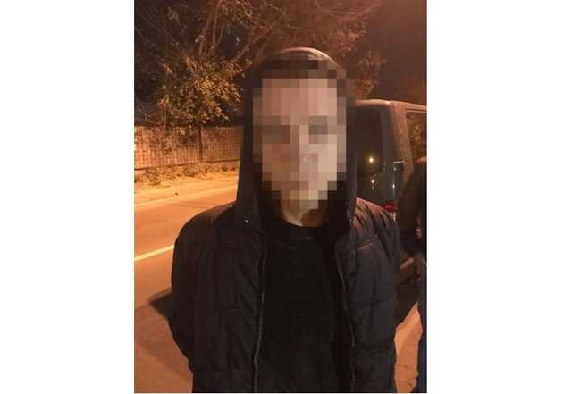 Главарь банди, яка обстріляла з РПГ будинок у центрі столиці, вийшов під заставу