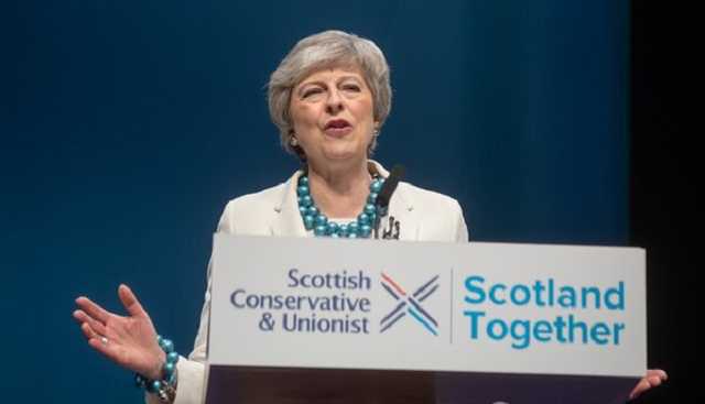 Партия Мэй потерпела сокрушительное поражение на выборах в Британии