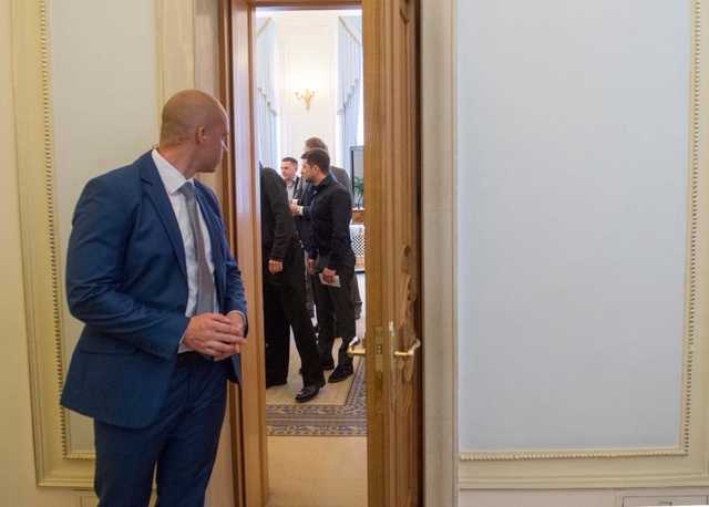 На встрече Зеленского в Раде обсуждались сразу три даты инаугурации - Тетерук