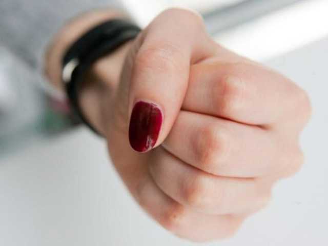 На столичной Оболони жестоко подрались мужчина и женщина