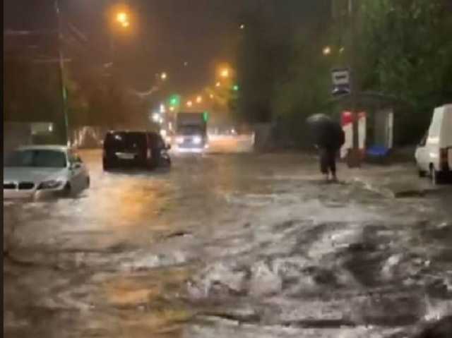 Циклон "Ксеркс" накрыл Украину: Винница превратилась в Венецию