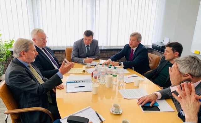 Стали известны подробности встречи Зеленского с еврокомиссаром