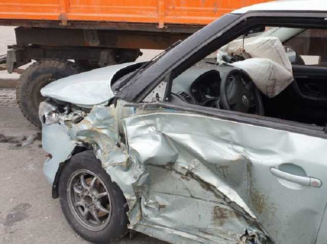 В Киеве произошло тройное ДТП с пострадавшими: фото с места аварии