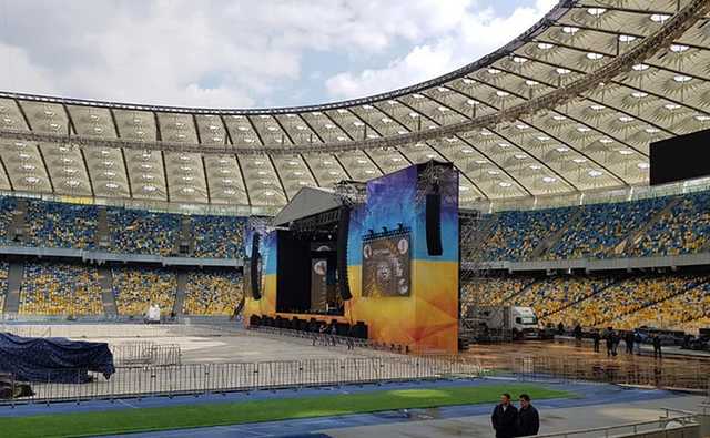 В Раде предложили провести инаугурацию Зеленского на стадионе