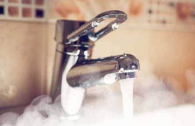 Семь районов Киева останутся без горячей воды: адреса и сроки