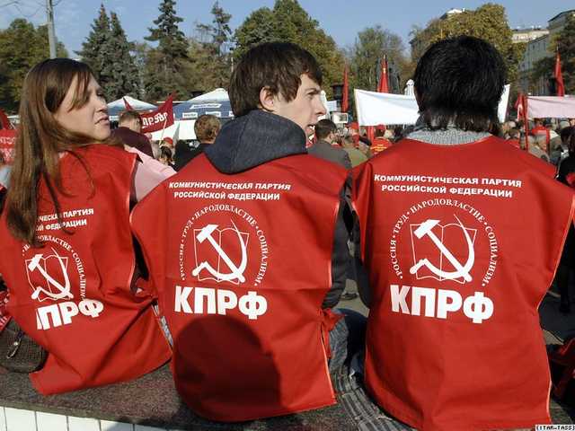 В РФ хотят праздновать два Дня победы