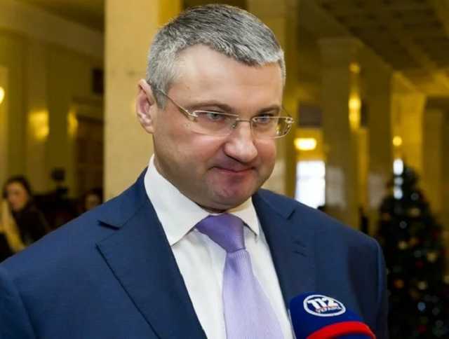 Кум Пшонки зарегистрировал проект постановления с предложением провести инаугурацию Зеленского 19 мая