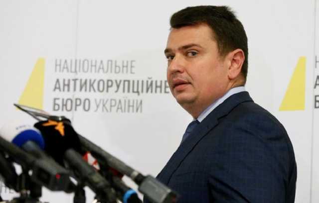 Элитный алкоголь и квадроциклы: Сытник не раз отдыхал за чужой счет