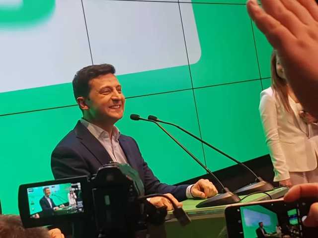 У Зеленского объяснили, почему хотят провести инаугурацию именно 19 мая