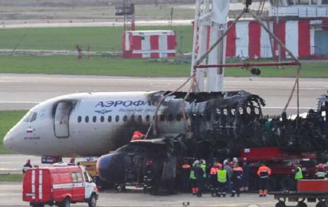 "Прижимали" самолет к земле: названа настоящая причина катастрофы в "Шереметьево"