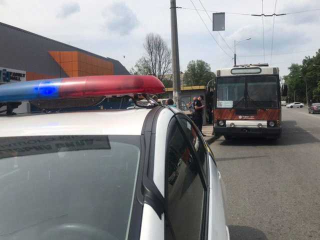 В Днепре троллейбус раздавил женщину