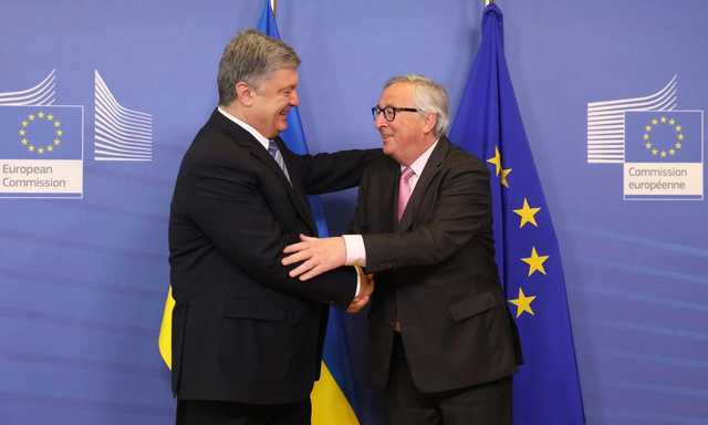 Юнкер расплакался во время последней встречи с Порошенко