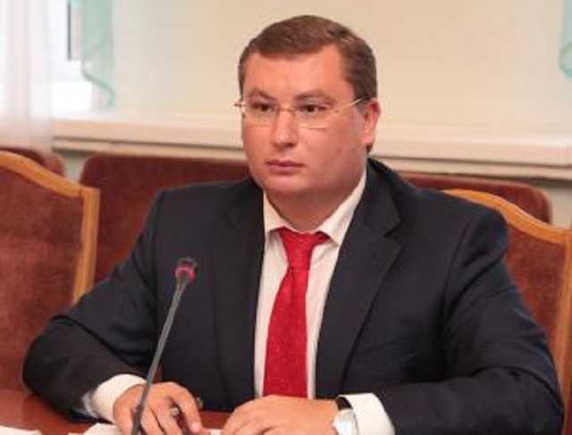 Скандальный сотрудник администрации Порошенко Алексей Днепров хочет перейти к новому президенту