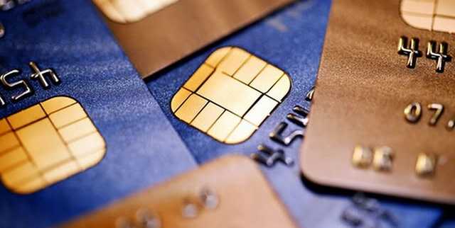 Банки обяжут возвращать деньги, снятые с карт мошенниками