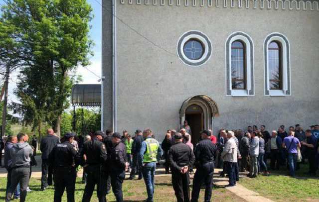 В Черновицкой области пытались захватить храм - полиция