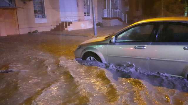 В оккупированной Феодосии после ливня подтопило дороги, прервано автомобильное движение