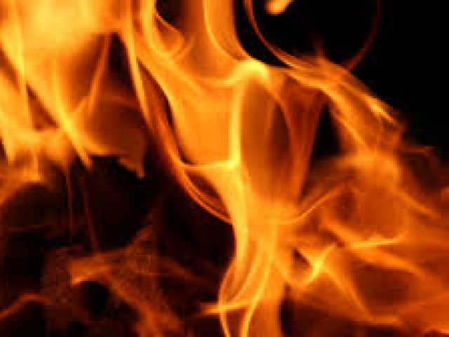 В Киеве начался пожар в хостеле: людей эвакуировали