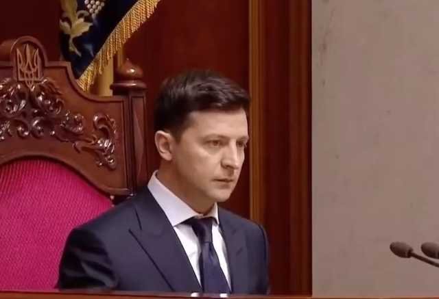 Зеленский объявил досрочные выборы в Раду