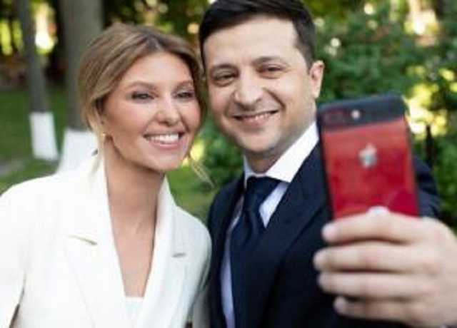 Елена Зеленская пришла на инаугурацию супруга в уникальном костюме