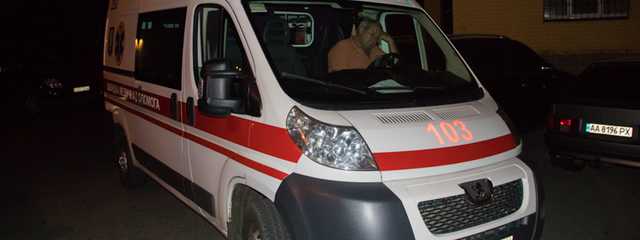 В Киеве подросток убирал вещи и выпал с балкона многоэтажки