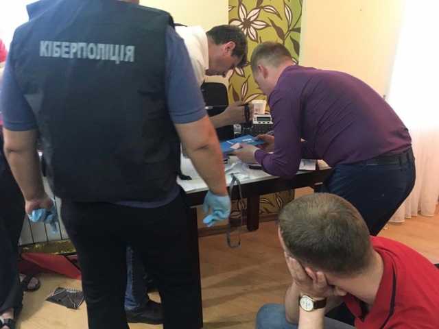 Мошенники через Сеть обокрали украинцев и иностранцев на 9 миллионов гривен