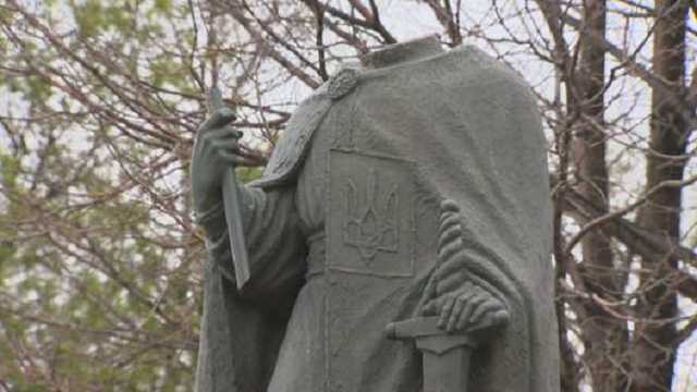 В Канаде обезглавили памятник Владимиру Великому