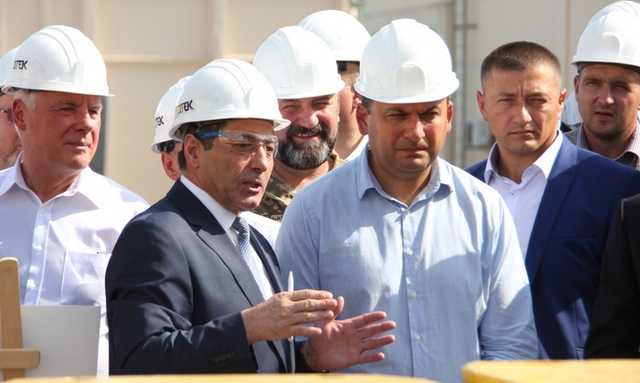 Представитель Зеленского: Кабмин "в темную" принял выгодные Ахметову решения