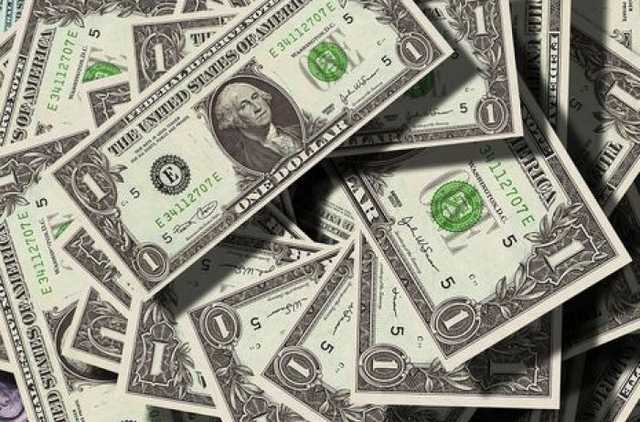 Гривна стремительно теряет «отвоеванные» у доллара и евро копейки: свежий курс