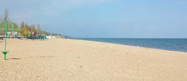 Фашик Донецкий: Песок, море, патрули. Где недоросы могут отдохнуть за фубли