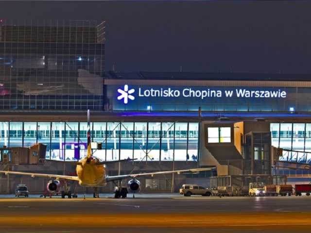 Украинцев с биометрическими паспортами ждет новшество в аэропортах Варшавы