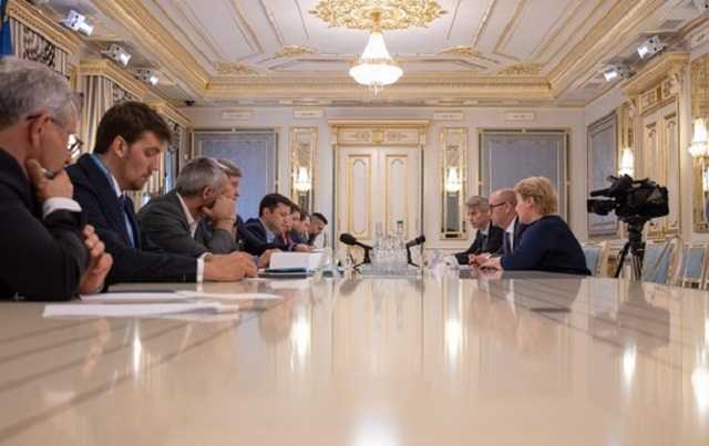 Это не Голобородько. Зеленский заявил, что продолжит сотрудничество с МВФ