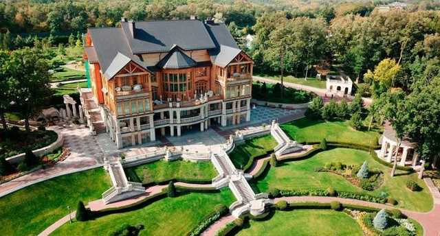 Межигорье вернули «команде Януковича» - Батов