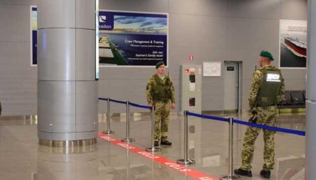 В Украину вернулись еще пятеро моряков с задержанного в Египте танкера