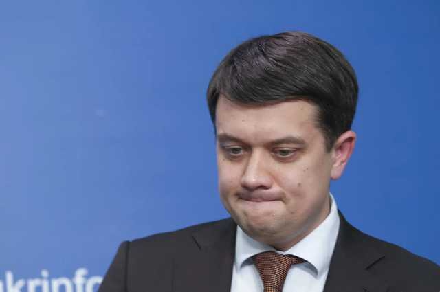Разумков рассказал, могут ли бывшие нардепы стать членами партии "Слуга народа"