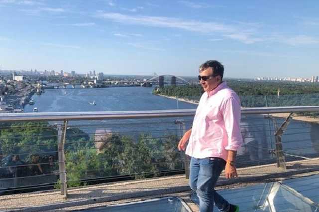 Prada за $700: Саакашвили гулял по Киеву в дорогой обновке