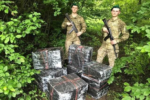 Пограничники сорвали 2 попытки контрабанды сигарет на границе с Румынией