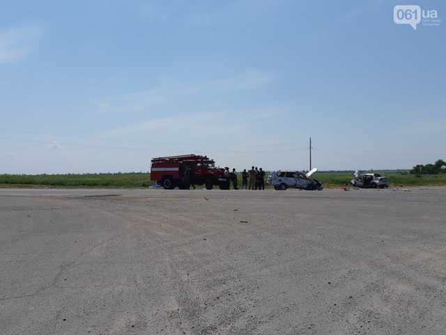 В Запорожской области столкнулись 2 авто: в больницу попали 6 человек
