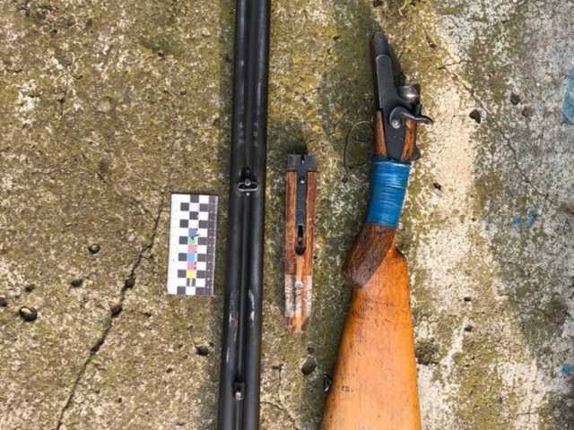 Житель Винницкой области хранил дома арсенал оружия: ружье, порох и граната